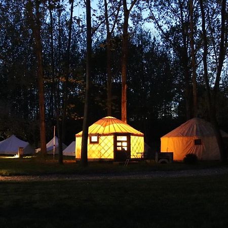 Oeko Kemping Es Glamping Tiszadada Екстер'єр фото