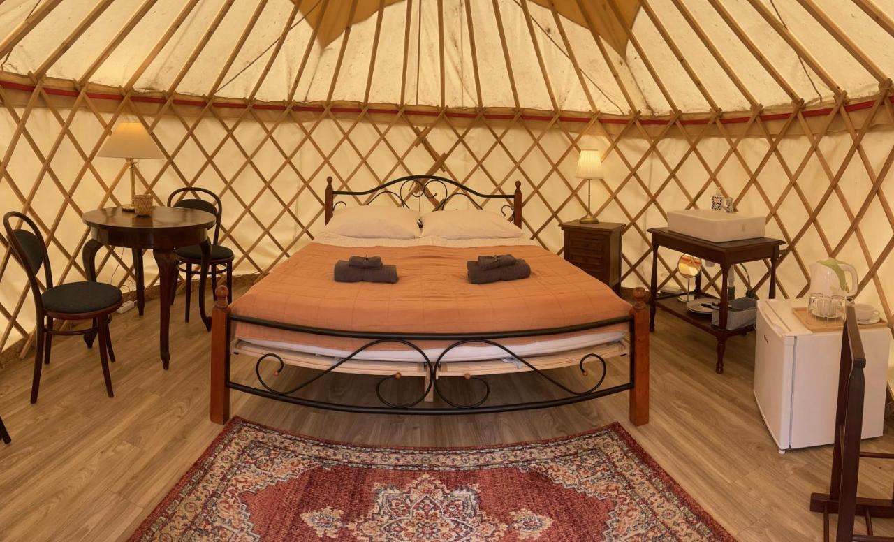 Oeko Kemping Es Glamping Tiszadada Екстер'єр фото