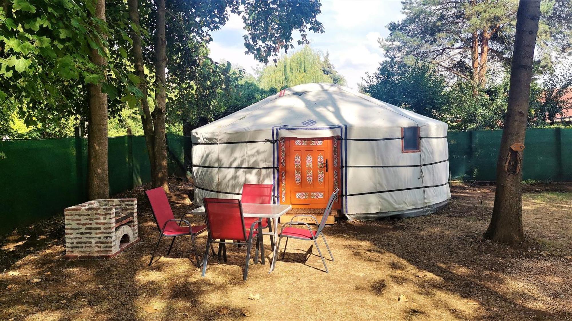 Oeko Kemping Es Glamping Tiszadada Екстер'єр фото